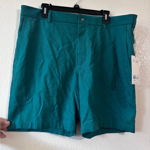 Walter Hagen Green Flat Front Shorts - Picture 4 of 5
